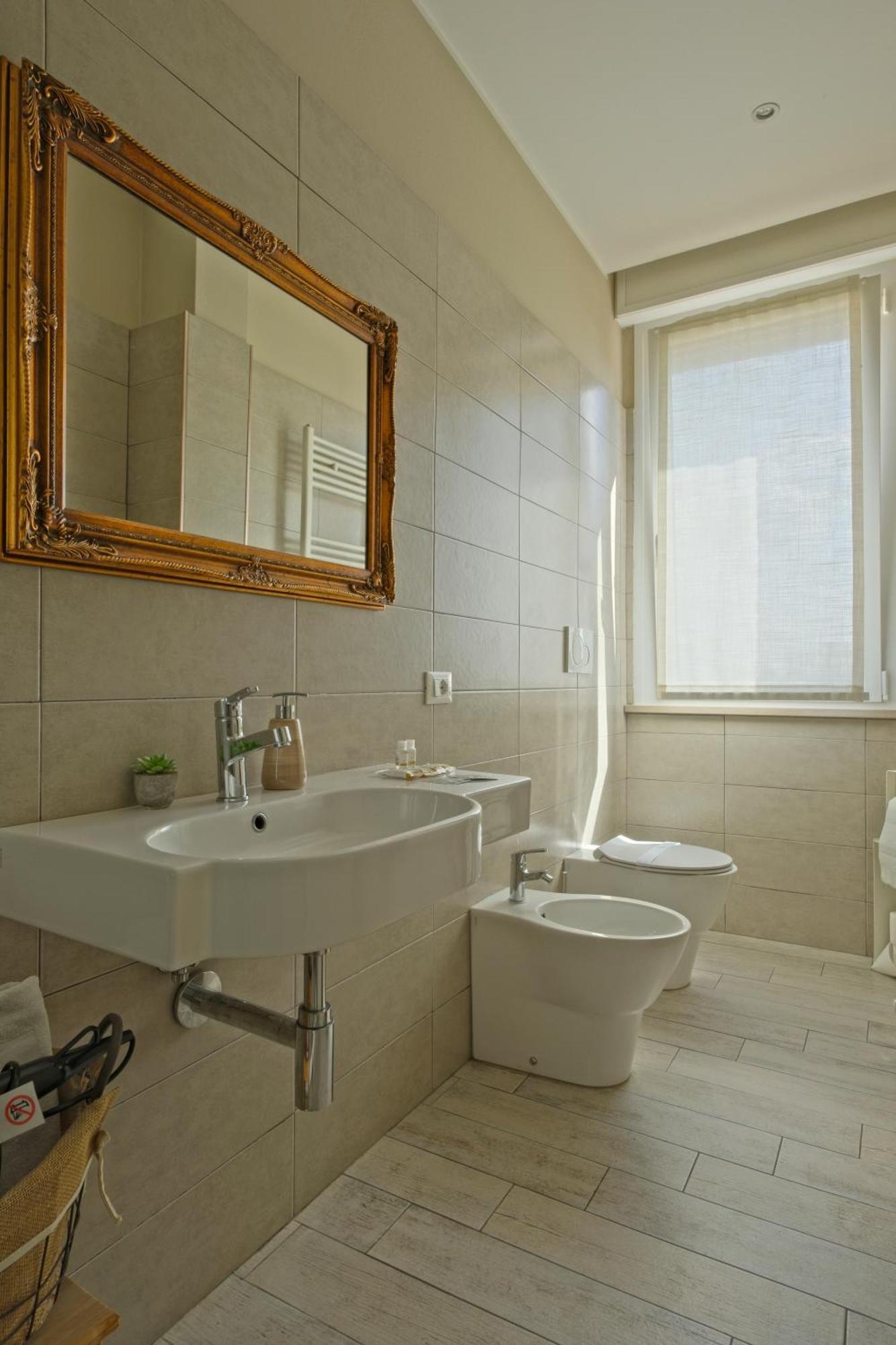 מלון מירנדולה Alla Scaletta - Stanze Con Bagno Privato E Wifi A Pochi Passi Dal Duomo מראה חיצוני תמונה